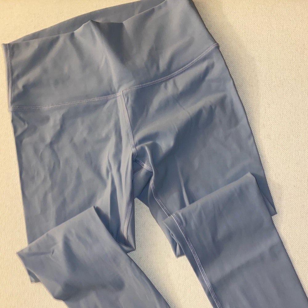 Lululemon Blue Chambray Wunder Under 25